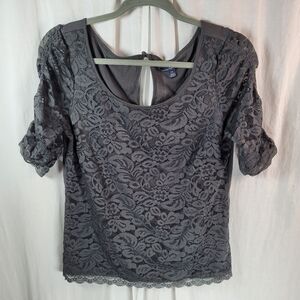 American Eagle womens short-sleeved top lined with lacey look size medium